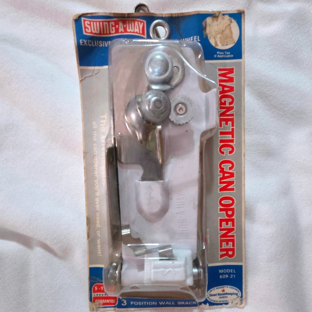 Swing-A-Way Can Opener OS White Vintage Magnetic Wall Mount 609-21 NOS